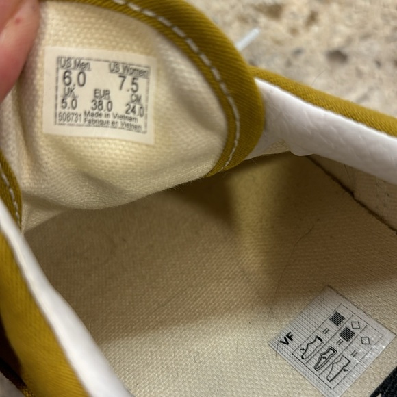 Vans tie front sneaker - Picture 6 of 6